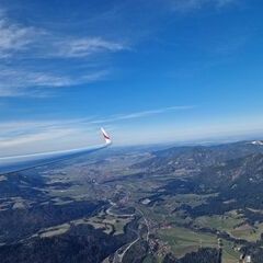 Flugwegposition um 14:19:19: Aufgenommen in der Nähe von Landkreis Bad Tölz-Wolfratshausen, Deutschland in 2030 Meter